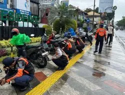 Pemkot Depok Razia Parkir Liar Margonda 18 Motor Dikempesi 2 Mobil Digembok