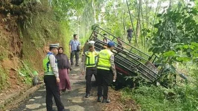 Pikap Rombongan Warga Kebumen Terguling Di Sempor 3 Orang Tewas